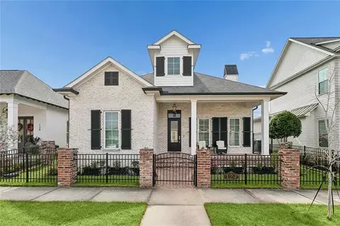 124 Bay Tree Manor Dr, Covington, LA 70433