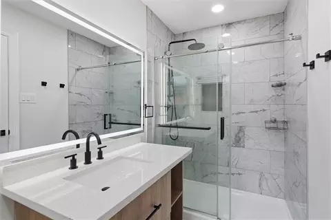 Bath - 4 Billyday Ave, Kenner, LA 70065 photo 1 of 3