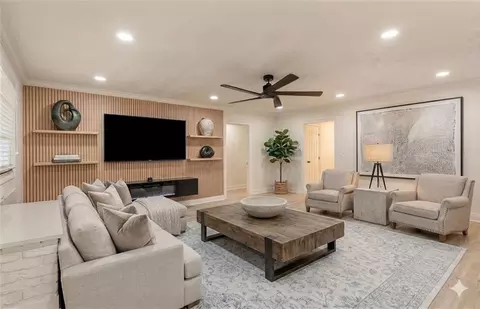 Living - 4 Billyday Ave, Kenner, LA 70065 photo 6 of 7