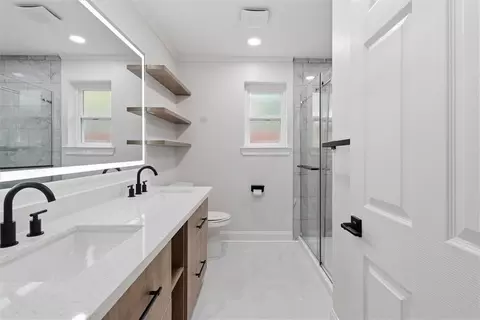 Bath - 4 Billyday Ave, Kenner, LA 70065 photo 2 of 3
