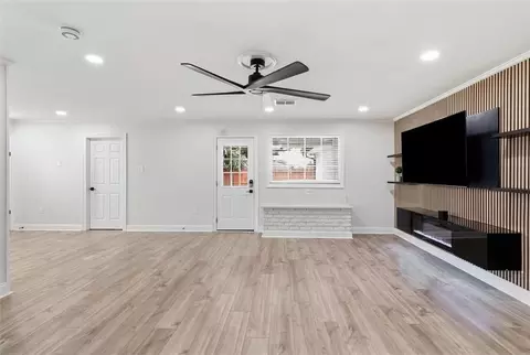 Living - 4 Billyday Ave, Kenner, LA 70065 photo 4 of 7