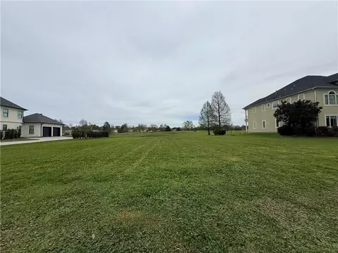 9 Eagle Point Ln, New Orleans, LA 70131