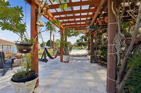 Exterior - 2311 Sunset Blvd, Slidell, LA 70461 photo 4 of 7