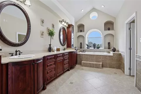 Bath - 2311 Sunset Blvd, Slidell, LA 70461 photo 1 of 5