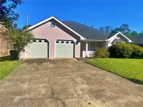 182 Dunleith Dr, Destrehan, LA 70047