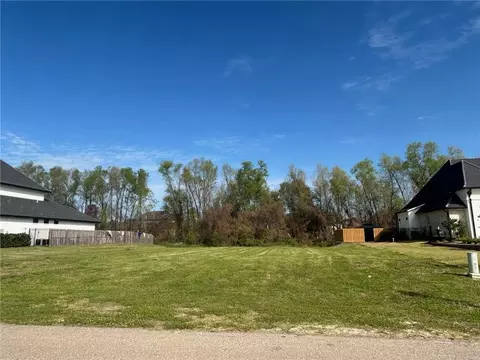 305 Cypress Crossing Dr, Belle Chasse, LA 70037