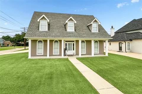 701 Cazalard St, Belle Chasse, LA 70037