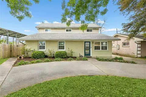 45 E Chalmette Cir, Chalmette, LA 70043