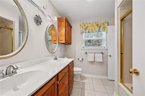 Bath - 33 Elizabeth Dr, Covington, LA 70435 photo 1 of 4