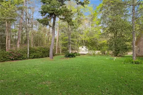 Exterior - 33 Elizabeth Dr, Covington, LA 70435 photo 7 of 11
