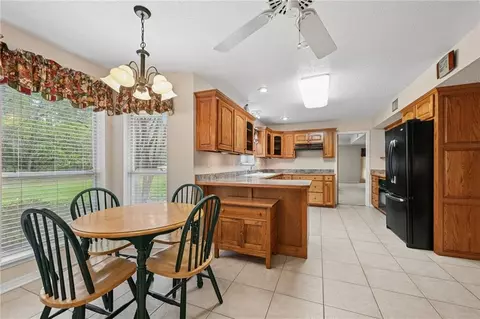 Kitchen - 33 Elizabeth Dr, Covington, LA 70435 photo 3 of 3