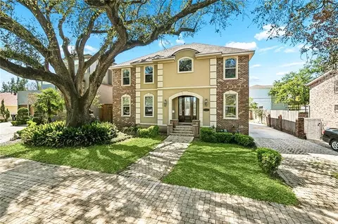 5876 Fleur De Lis Dr, New Orleans, LA 70124