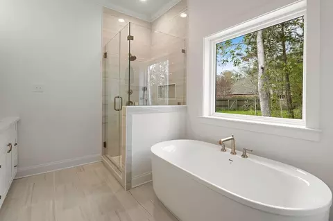 Bath - 1312 W 24th Ave, Covington, LA 70433 photo 2 of 3