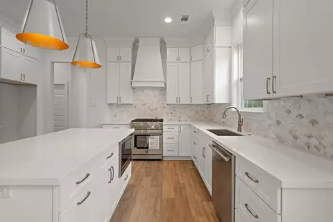 Kitchen - 1312 W 24th Ave, Covington, LA 70433 photo 2 of 3