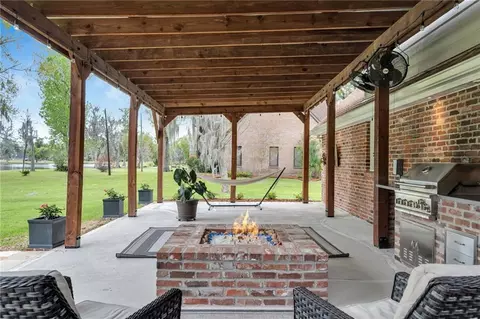 Exterior - 39 E Levert Dr, Luling, LA 70070 photo 5 of 8