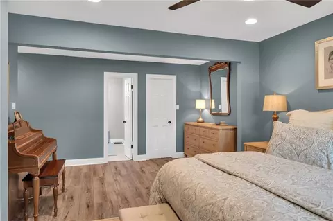 Bedroom - 39 E Levert Dr, Luling, LA 70070 photo 2 of 8