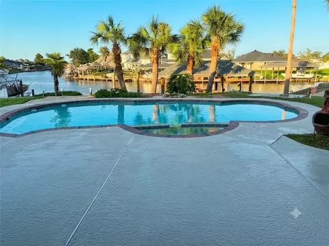 Exterior - 1113 Clipper Dr, Slidell, LA 70458 photo 3 of 5