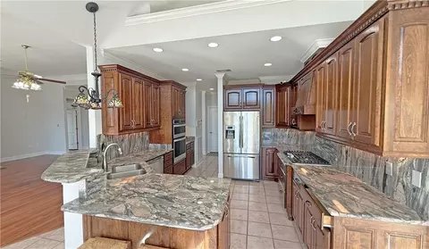 Kitchen - 1113 Clipper Dr, Slidell, LA 70458 photo 2 of 2
