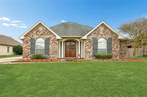 737 Spring Thyme Dr, Belle Chasse, LA 70037