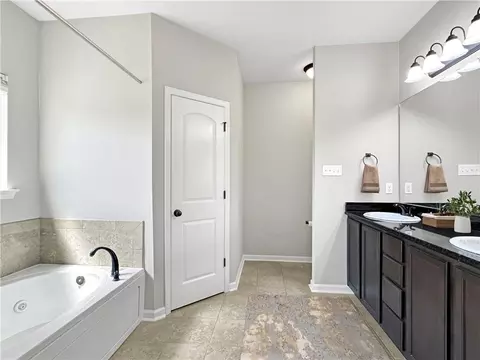 Bath - 688 Fairfield Loop, Slidell, LA 70458 photo 2 of 3
