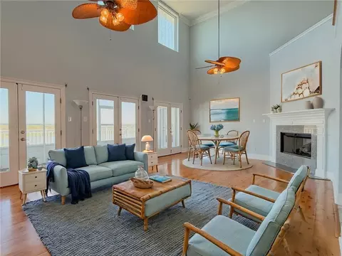 Living - 520 Carr Dr, Slidell, LA 70458 photo 2 of 3