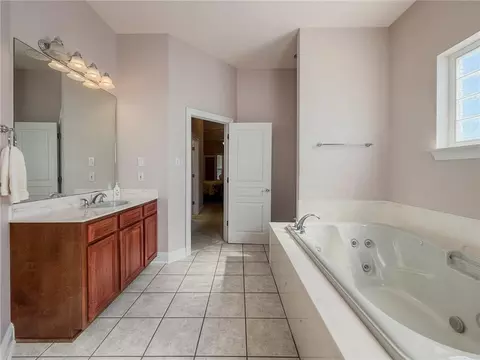 Bath - 520 Carr Dr, Slidell, LA 70458 photo 1 of 4