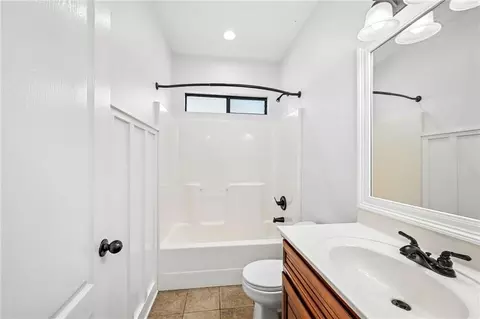 Bath - 16500 Mp Planche Rd, Covington, LA 70435 photo 1 of 1
