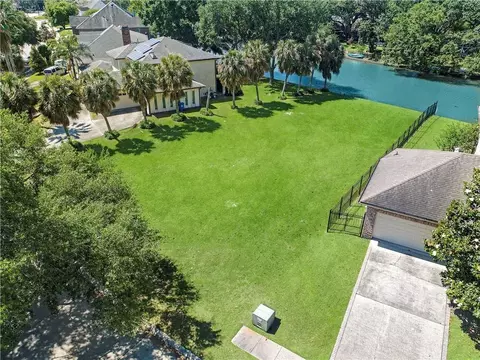 4418 Bancroft Dr, New Orleans, LA 70122