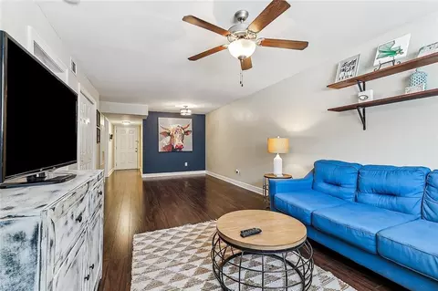 500 Lake Marina Ave #220, New Orleans, LA 70124