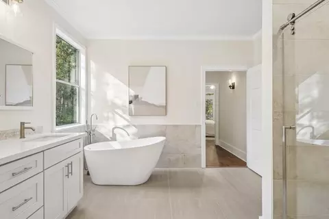 Bath - 9 Glen Loop, Covington, LA 70435 photo 4 of 6