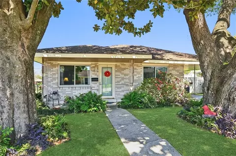 2133 Esplanade Pl, Terrytown, LA 70056