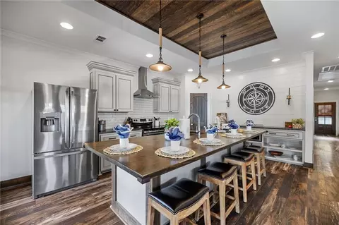 Kitchen - 31445 Barbara Dr, Springfield, LA 70462 photo 2 of 7