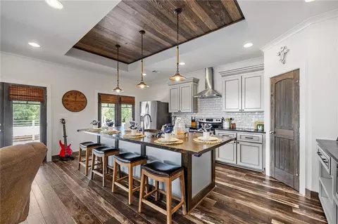Kitchen - 31445 Barbara Dr, Springfield, LA 70462 photo 1 of 7