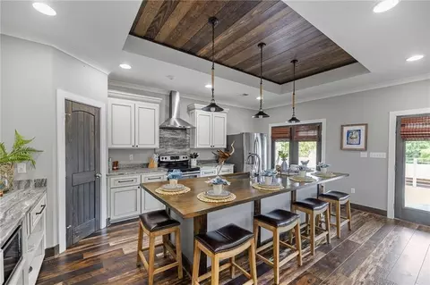 Kitchen - 31445 Barbara Dr, Springfield, LA 70462 photo 6 of 7