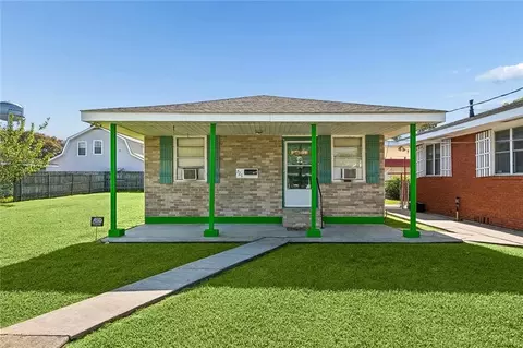 721 Ave F Ave, Westwego, LA 70094