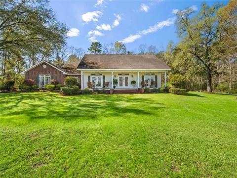 19503 Pinewood Rd, Bogalusa, LA 70427