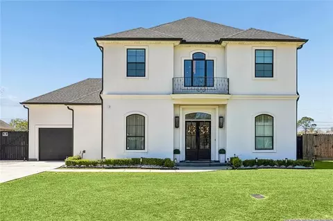 305 Riverwood Dr, Saint Rose, LA 70087