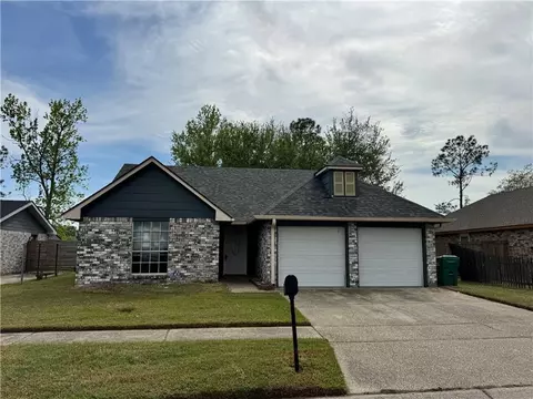 734 Bienville St, Laplace, LA 70068
