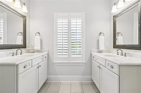 Bath - 8900 Ormond Pl, River Ridge, LA 70123 photo 4 of 6