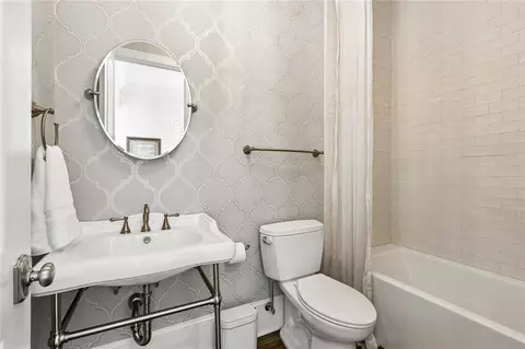 Bath - 8900 Ormond Pl, River Ridge, LA 70123 photo 6 of 6