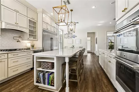 Kitchen - 8900 Ormond Pl, River Ridge, LA 70123 photo 2 of 4