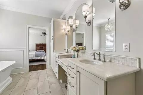 Bath - 8900 Ormond Pl, River Ridge, LA 70123 photo 2 of 6