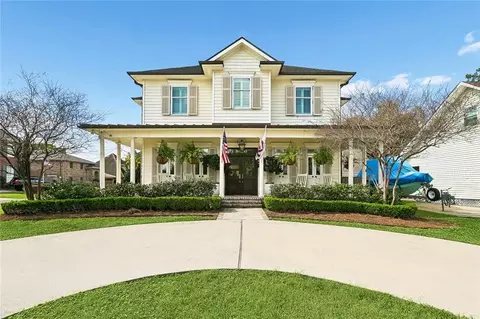 8900 Ormond Pl, River Ridge, LA 70123