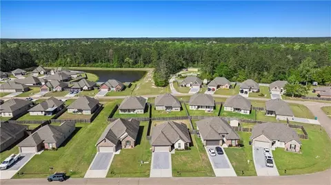 View/Area - 1028 E Creek Ct, Covington, LA 70435 photo 4 of 11