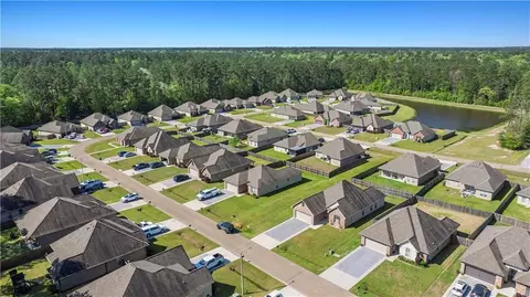 View/Area - 1028 E Creek Ct, Covington, LA 70435 photo 5 of 11