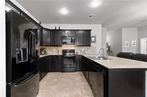 Kitchen - 1028 E Creek Ct, Covington, LA 70435 photo 1 of 2