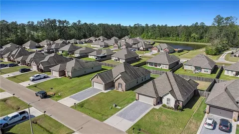 View/Area - 1028 E Creek Ct, Covington, LA 70435 photo 2 of 11