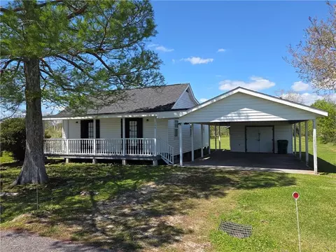 206 Danos St, Raceland, LA 70394