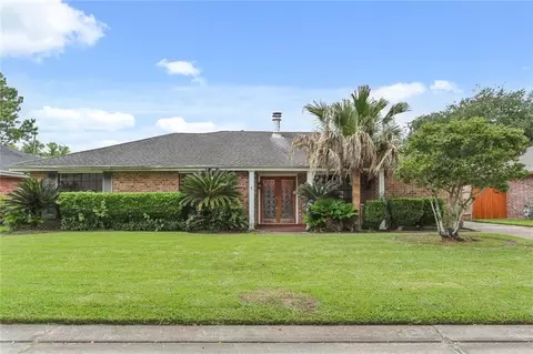 22 Edgewood Dr, Destrehan, LA 70047