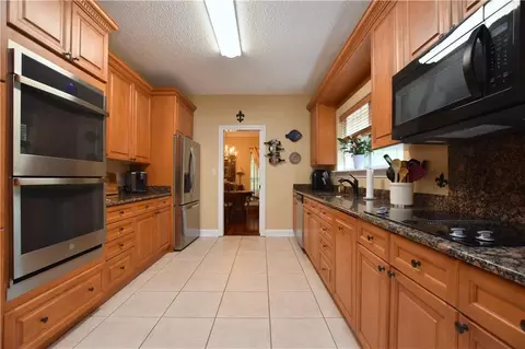 Kitchen - 105 Mayers Trace Trce, Slidell, LA 70460 photo 3 of 3